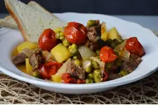 Etli Türlü Yemeği Tarifi ve Malzemeleri Etli Türlü Yemeği Tarifi ve Malzemeleri